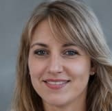 essay writer Giselle Hirst